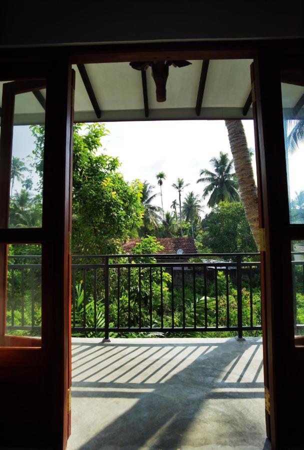 Hotel Turtle Lamp Unawatuna Exterior foto