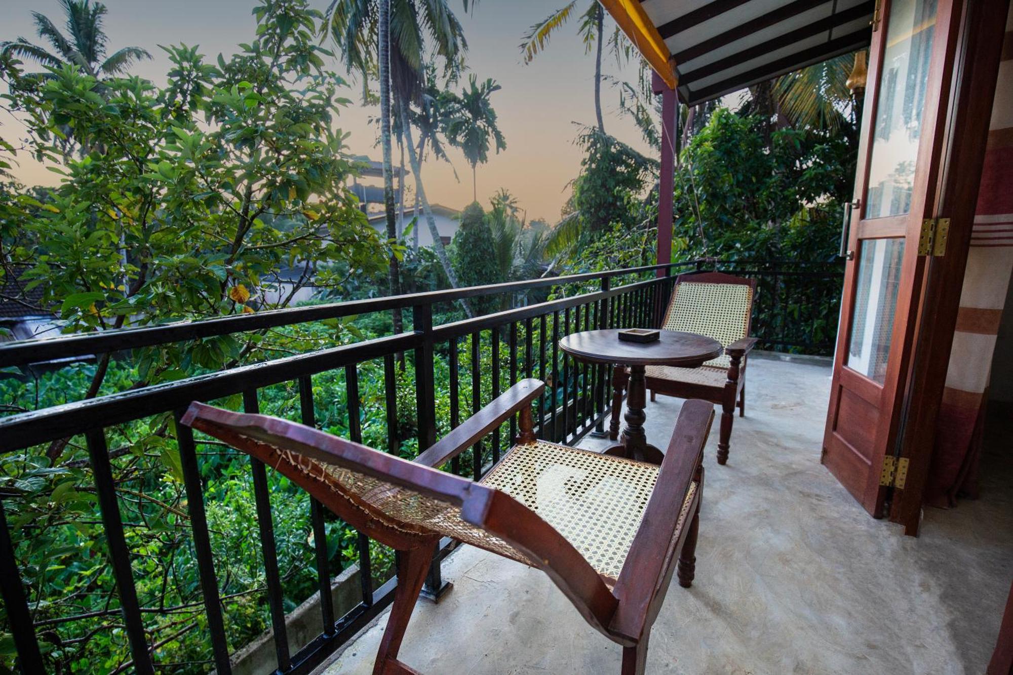 Hotel Turtle Lamp Unawatuna Exterior foto