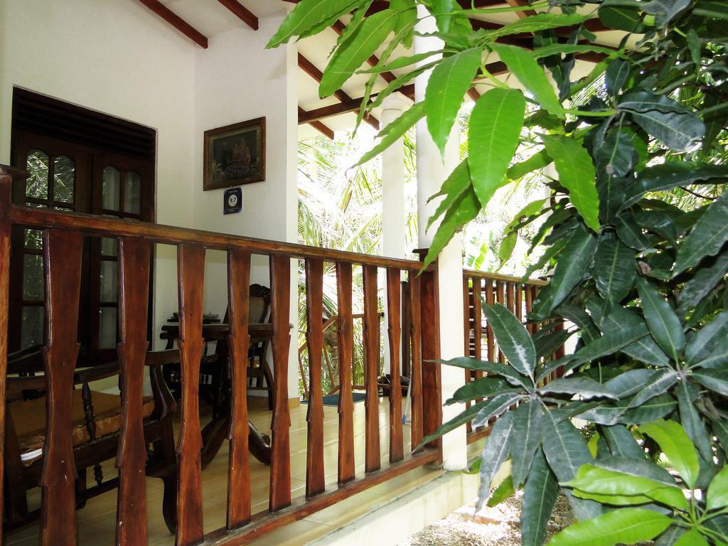 Hotel Turtle Lamp Unawatuna Exterior foto